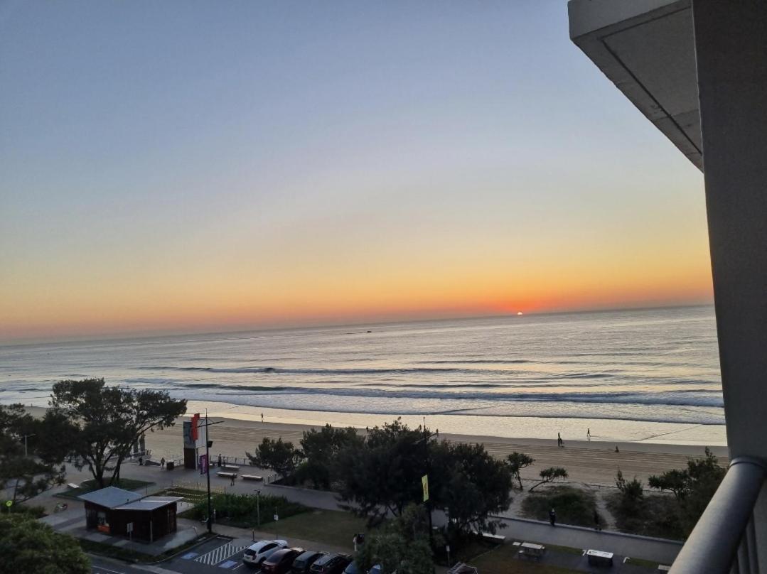 Beachfront Studio Gold Coast Extérieur photo